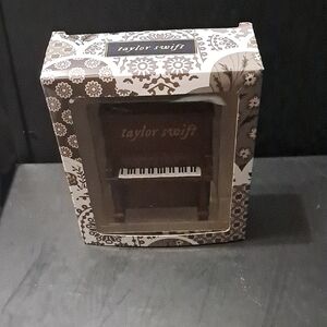 Taylor Swift "Willow" Piano Ornament